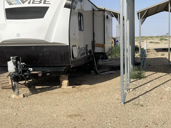 907 N Roy Orbison Dr, Wink, TX