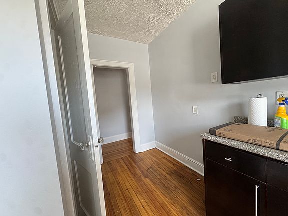 5th image of 432 Riverdale Ave #3A