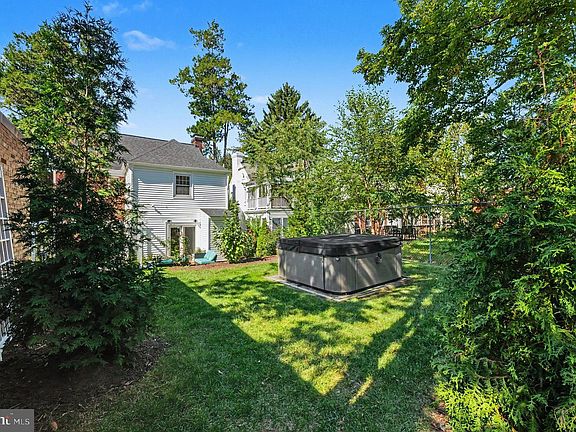 5th image of 7503 12th St NW