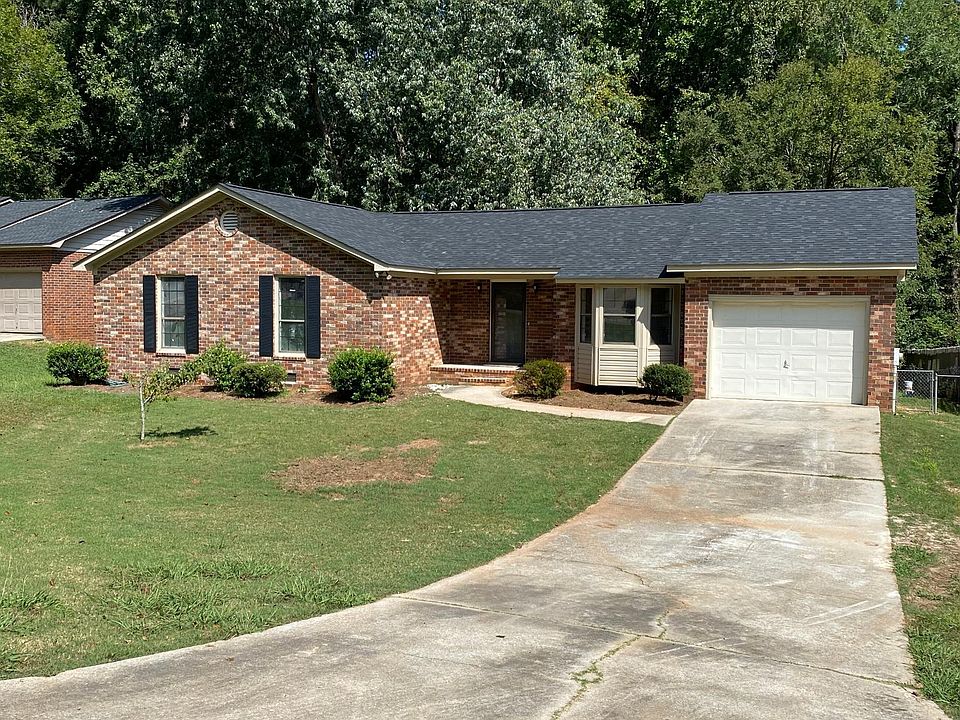 1st image of 209 Creekview Cir