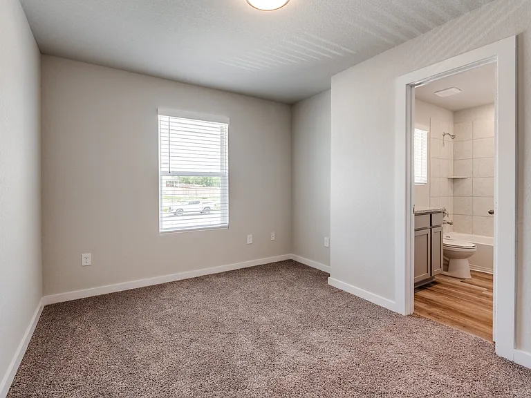 721 Ryan Xing — Photo 9