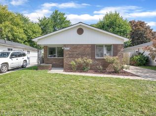 28524 Wexford Dr, Warren, MI
