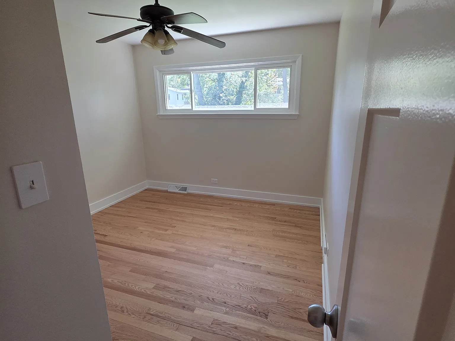 369 Geneva Rd — Photo 2