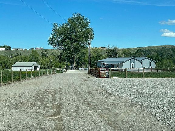 Driveway look at house