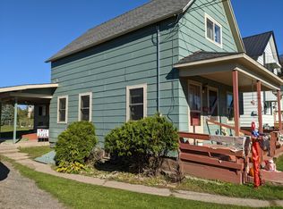 420 E Stanton St, Iron Mountain, MI 49801