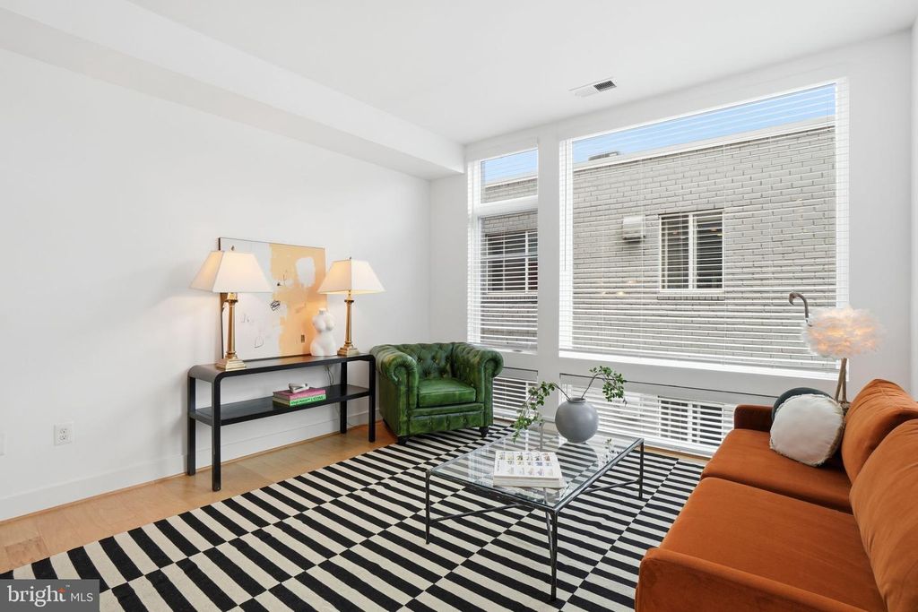 1443 Chapin St NW APT 303, Washington, DC - View 2