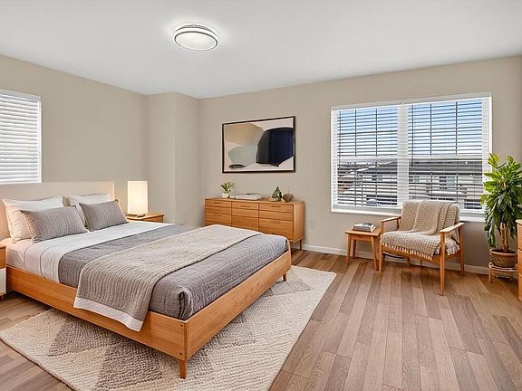 5th image of 326 Pasque Street