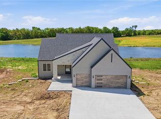 16055 W Eisenhower Rd, Leavenworth, KS 66048