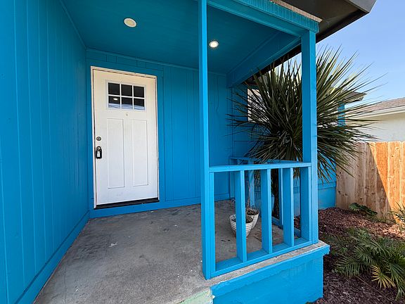 5th image of 1393 Fern Ave #1