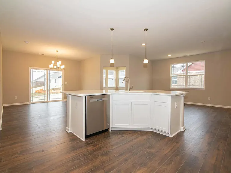 1706 S Centennial Ave — Photo 8