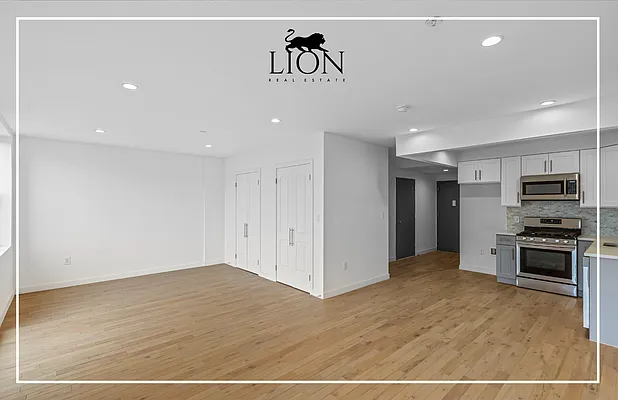 Rented by The Lion Real Estate | media 2