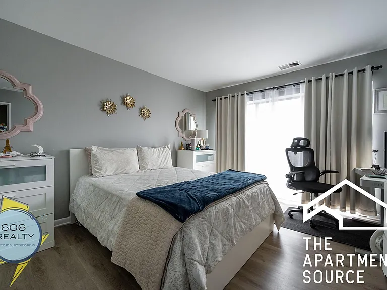 2310 N Harlem Ave #205 — Photo 3