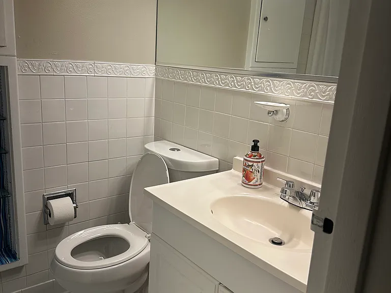 2401 H St NW #701 — Photo 8