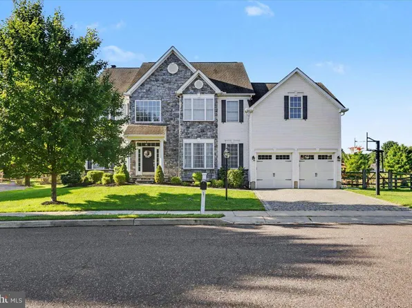 410 Thistle Dr, Phoenixville, PA 19460