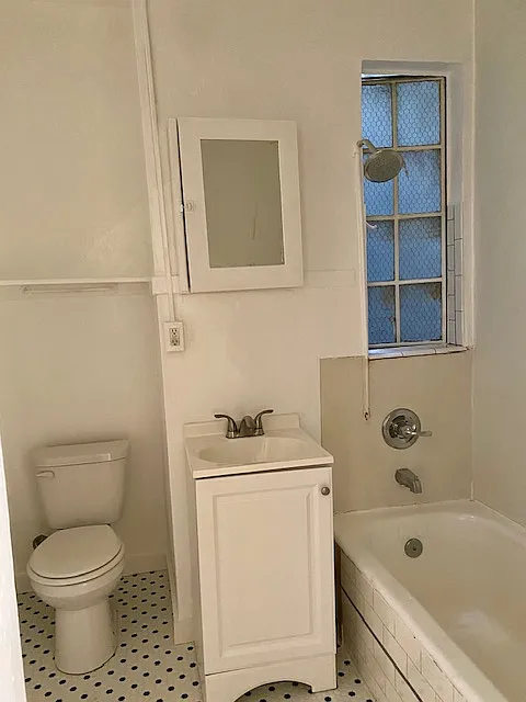 Building Photo - 1537 Corinth Ave #4