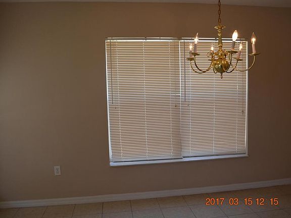 4th image of 957 E Main St