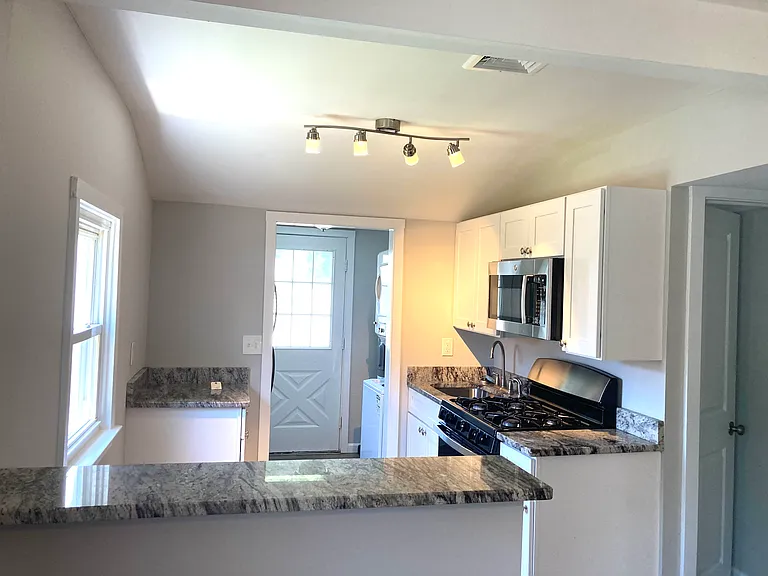 47 Sycamore Ave — Photo 7