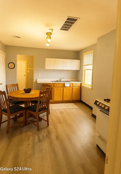 582 Howard St #2 — Photo 1