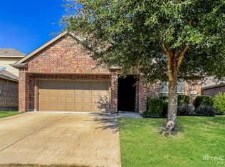 1118 Luckenbach Dr, Forney, TX 75126