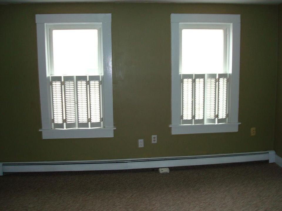 2nd image of 35 Danforth St