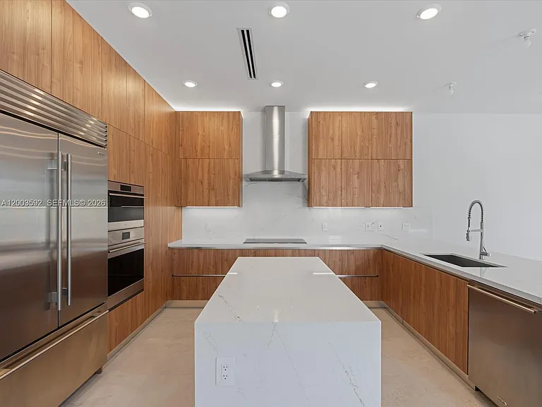 19602 NE 14th Ct — Photo 12