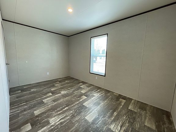 5th image of 600 Oak Street Site #112