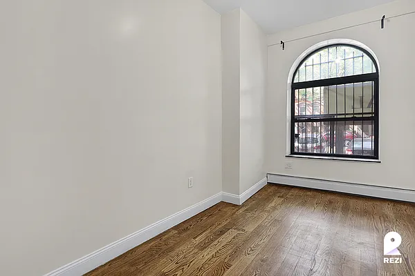 Rented by REZI | media 4