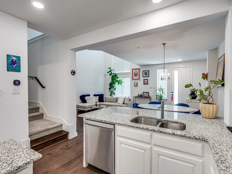 1520 Navasota Trl — Photo 22