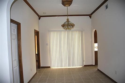 5th image of 209 Rosewood Dr