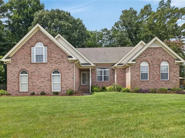 1104 Arabian Arch, Chesapeake, VA 23322