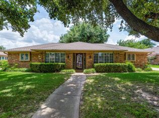 209 Baker Dr, Hurst, TX 76054