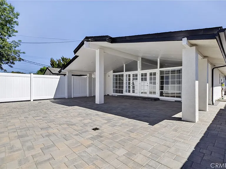 16427 Clymer St — Photo 30