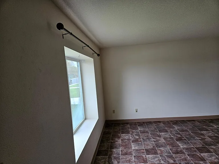 202 SE 3rd St #3 — Photo 18