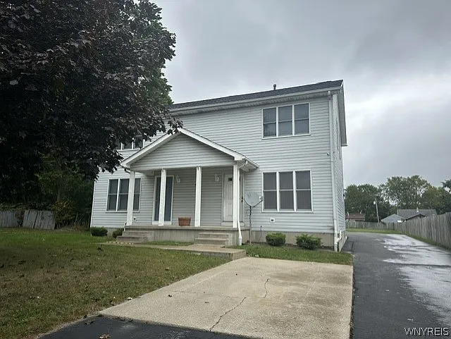 2 bed, 1.5 bath, 2788 sqft, $1,450 — Photo 2