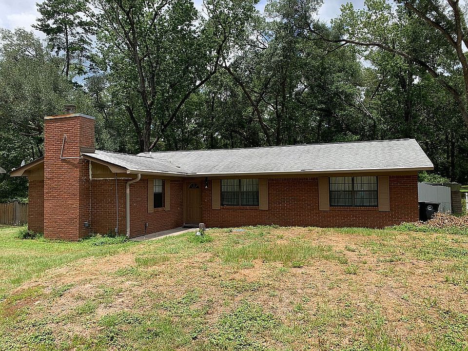 1st image of 3352 Wood Hill Dr
