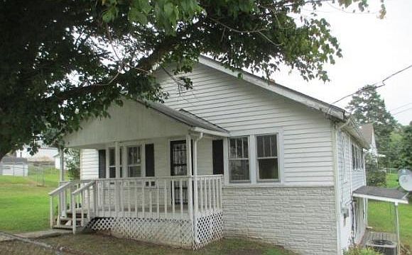 1st image of 413 Salem St