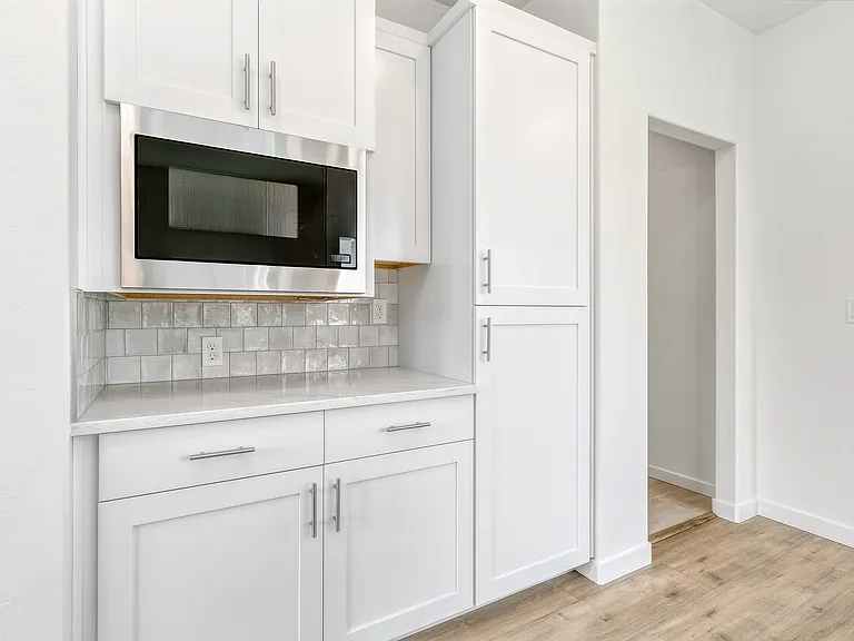 1057 SE Garrison Village Way — Photo 10