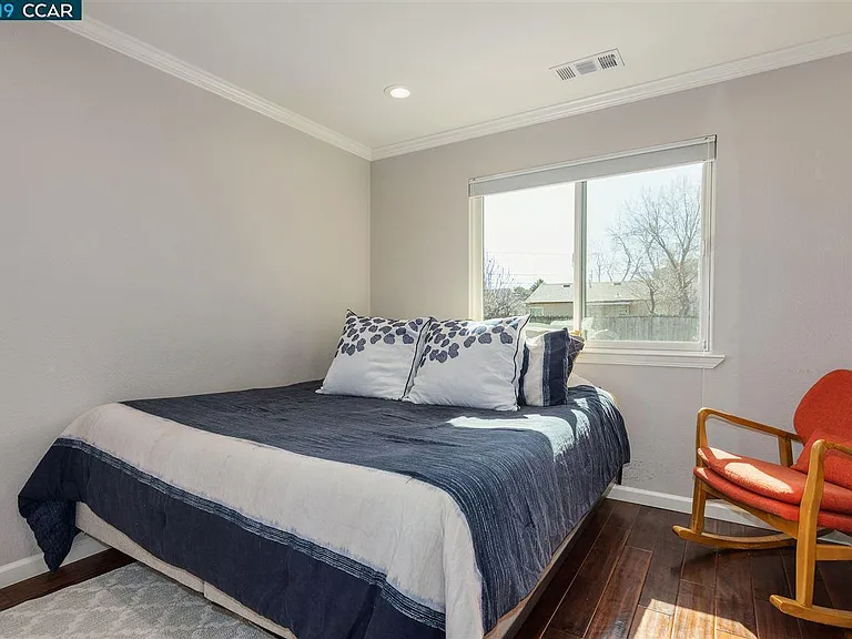 2366 Fairfield Ave — Photo 12