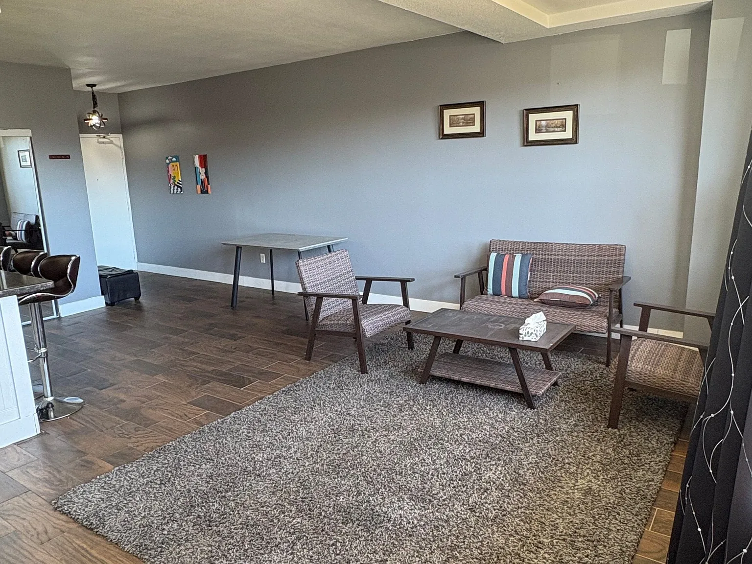3 bed, $2,500 — Photo 2