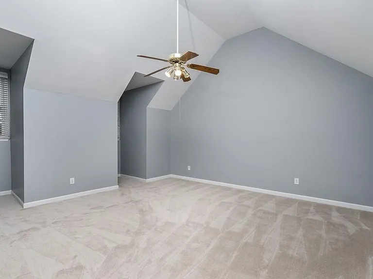 802 Satin Wood Pl — Photo 32