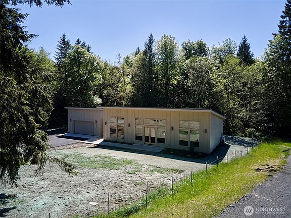 2nd image of 956 Paine Road