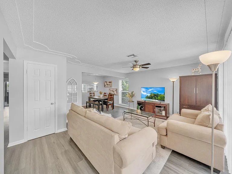 1350 Riverside Cir #2 — Photo 6