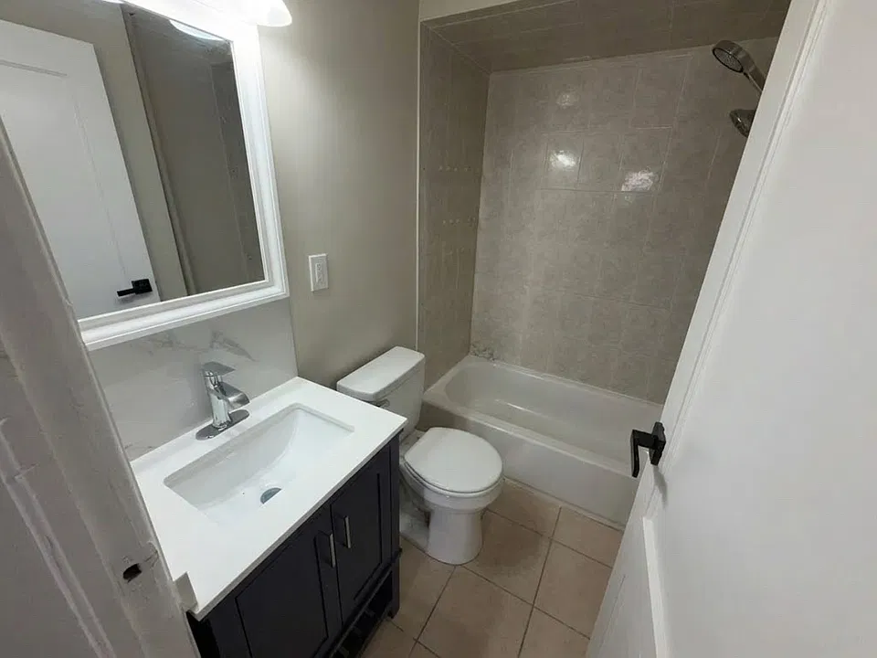 106-108 Graham Ave #2