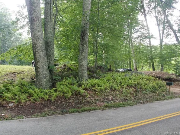 30 Hanover Versailles Rd, Baltic, CT 06330