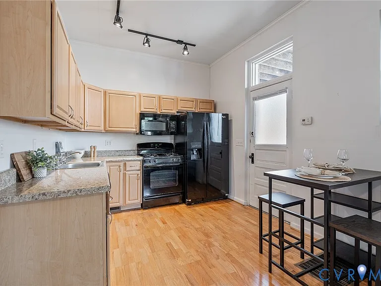1622 Grove Ave #1B — Photo 7
