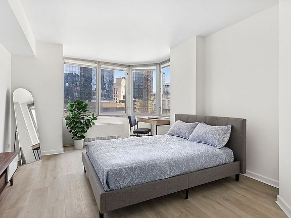 4th image of 500 W 43rd St APT 8C