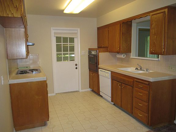 Kitchen with new dishwasher!