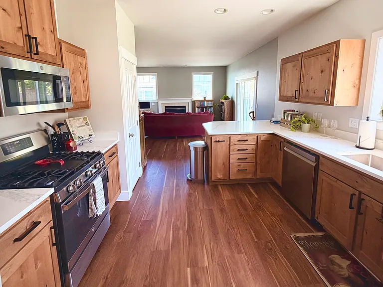 3709 W 7th St — Photo 5