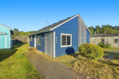 5024 SE Jetty Ave Photo 1 5024 SE Jetty Ave Photo 1