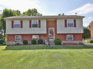 885 Blossom Rd, Louisville, KY 40229